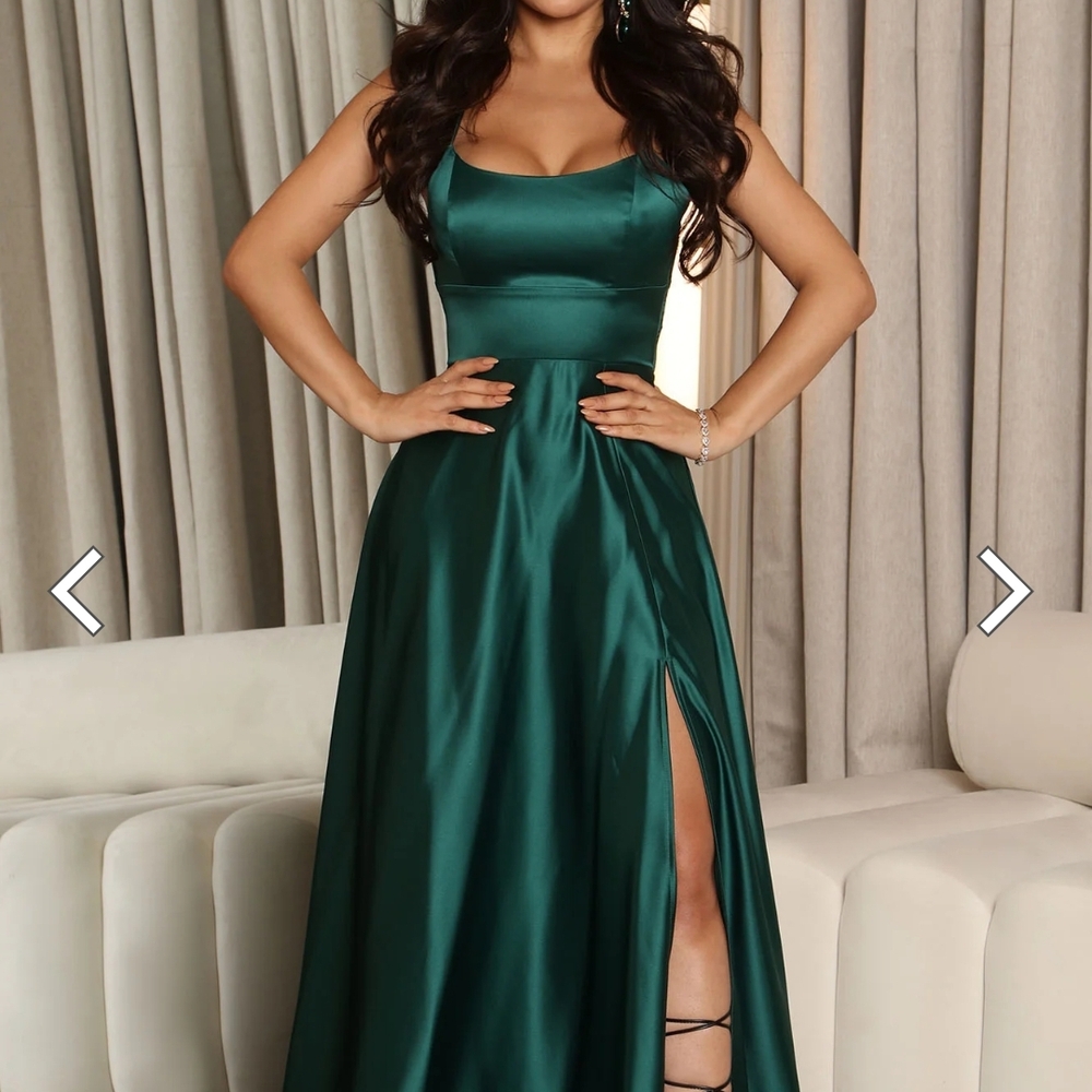 Elegant Green Evening Gown